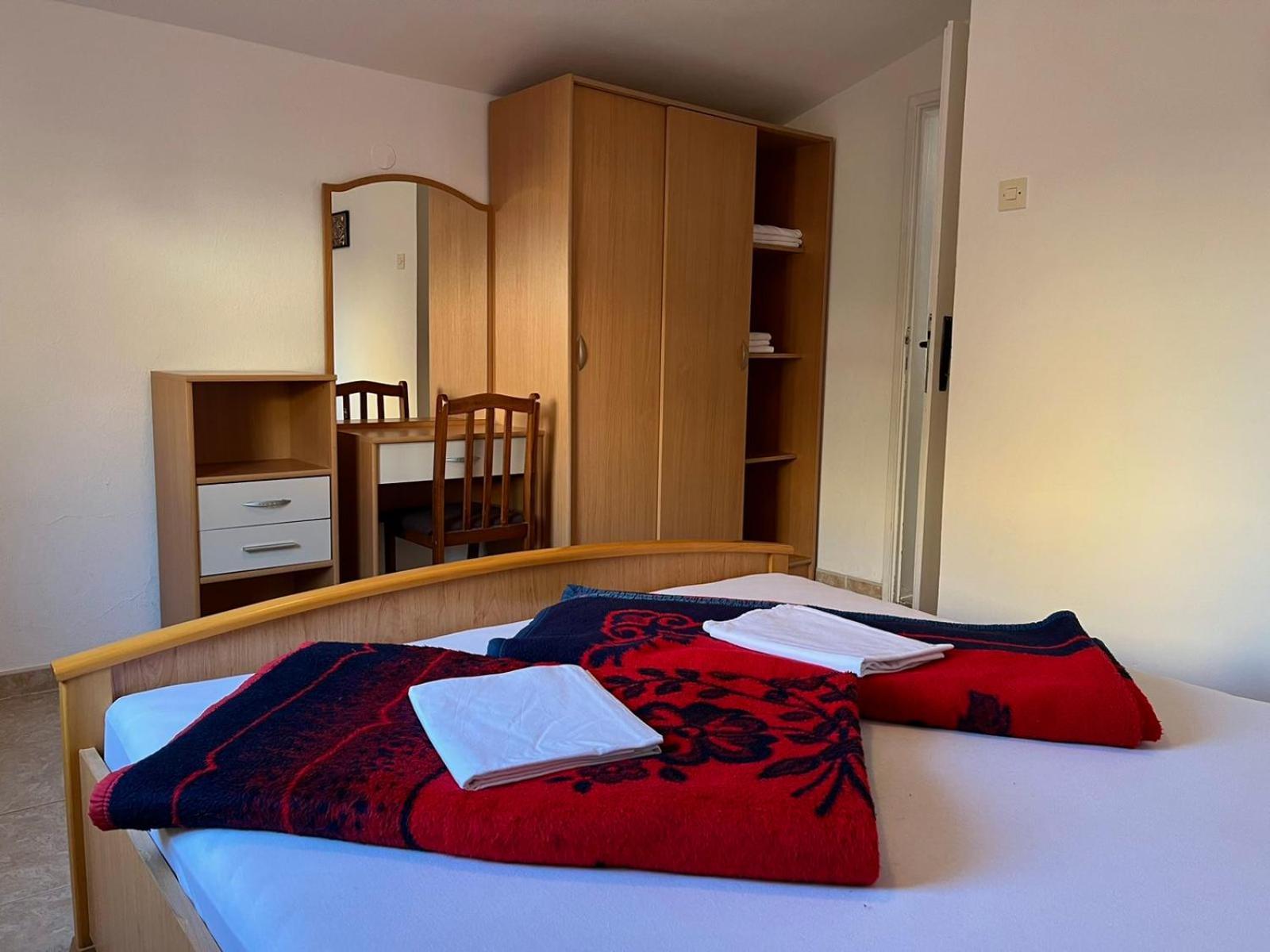 Apartments And Room Mv Petrovac Zewnętrze zdjęcie