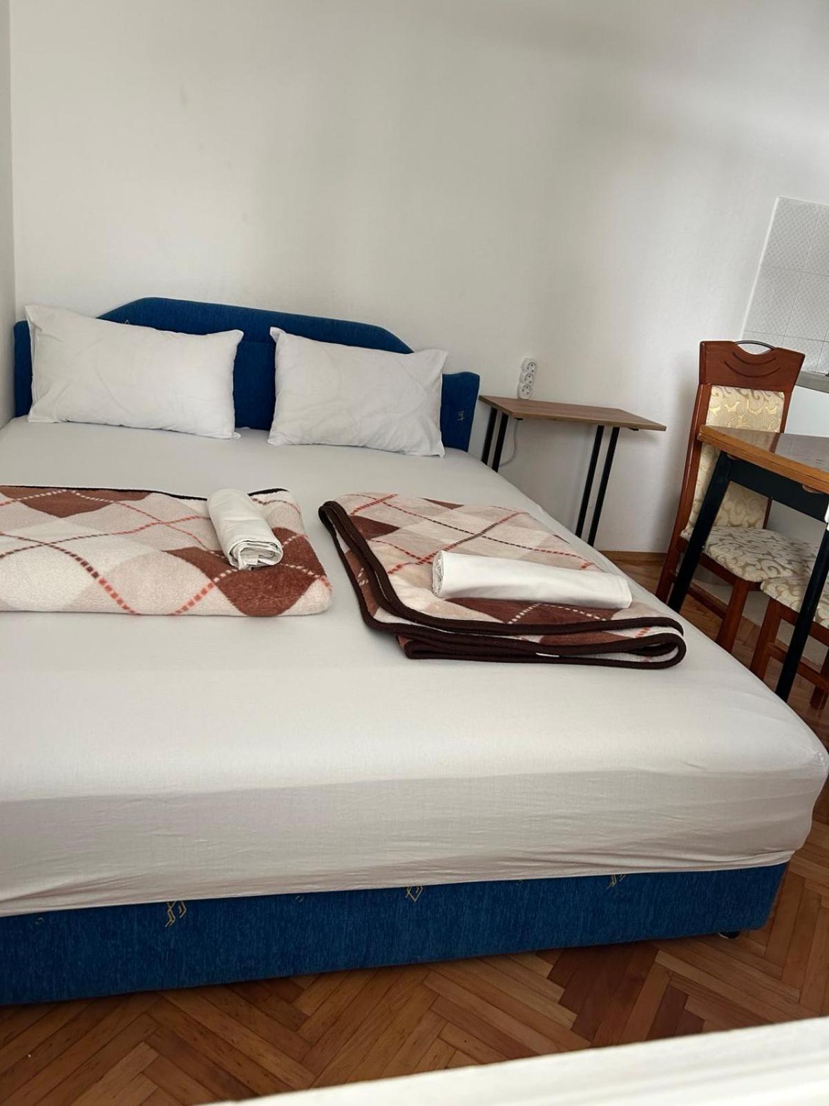 Apartments And Room Mv Petrovac Zewnętrze zdjęcie